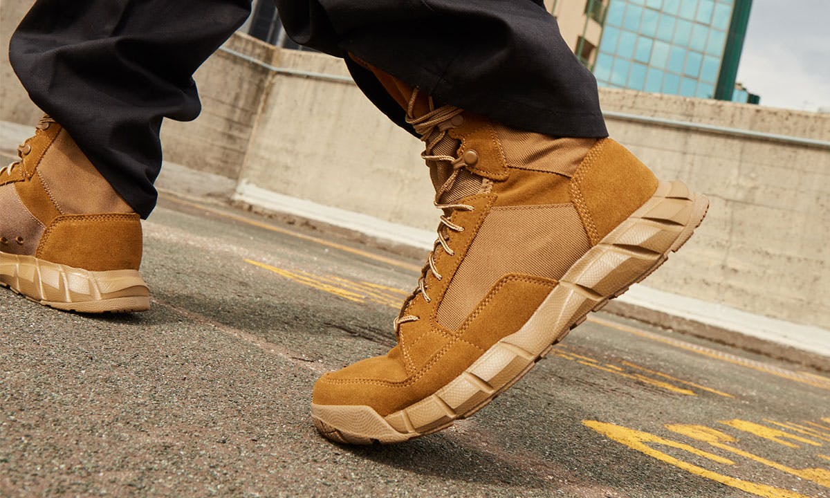 oakley coyote boots